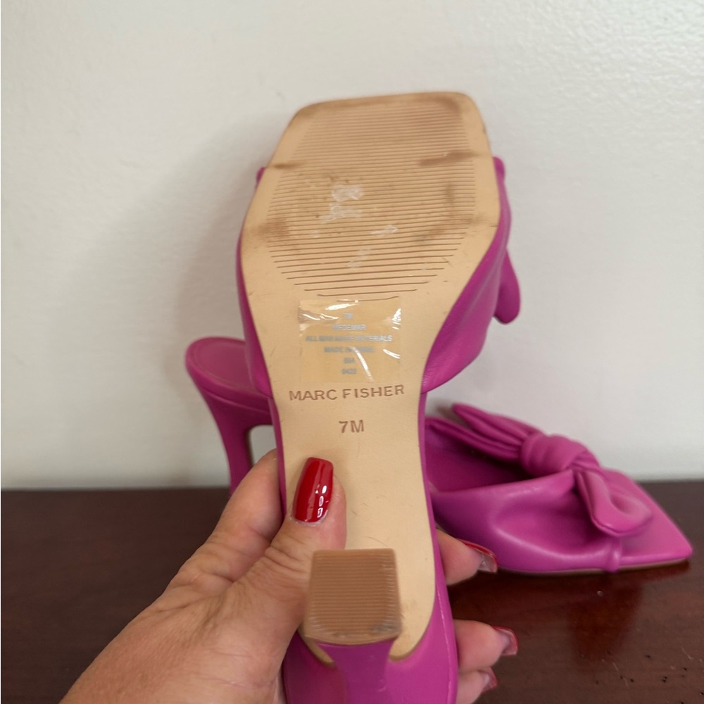 Marc Fisher “Demar” Fuchsia Bow Slide High heels in size 7 - Picture 9 of 11